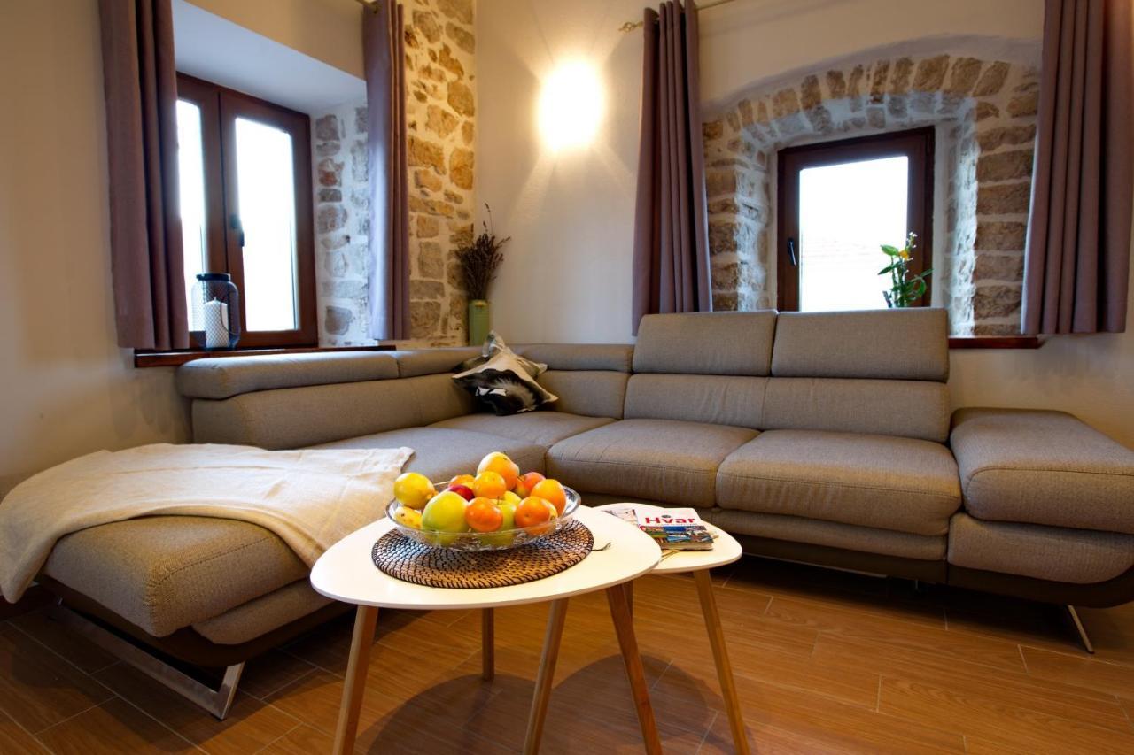 Apartments With A Parking Space Jelsa, Hvar - 8713 Jelsa  Eksteriør billede